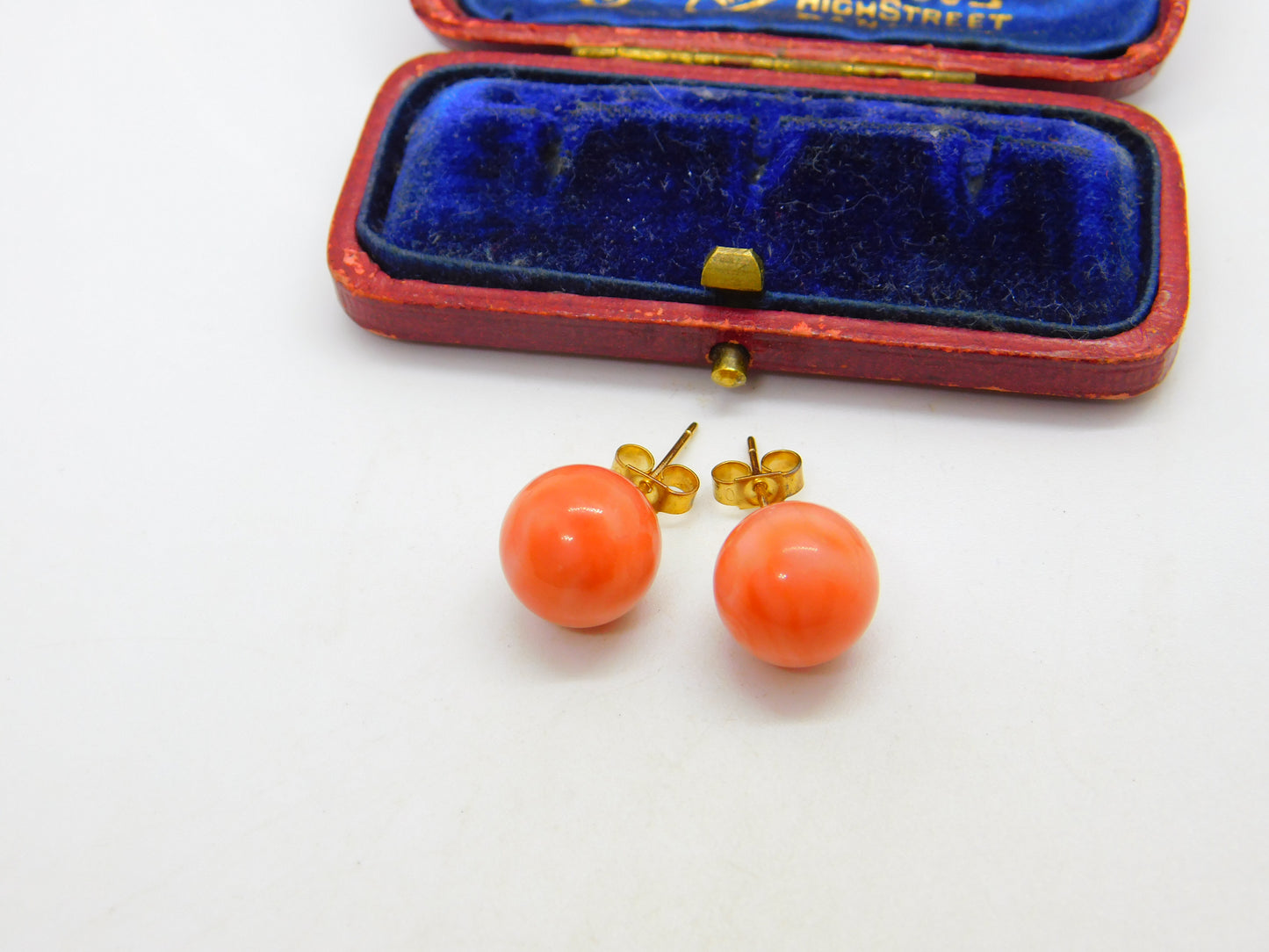 18ct Yellow Gold Large Red Coral Beaded Stud Earrings Vintage c1970