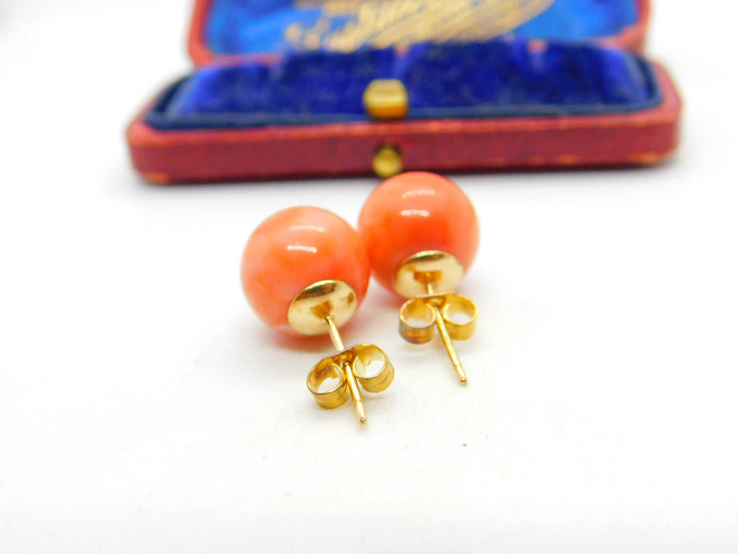 18ct Yellow Gold Large Red Coral Beaded Stud Earrings Vintage c1970