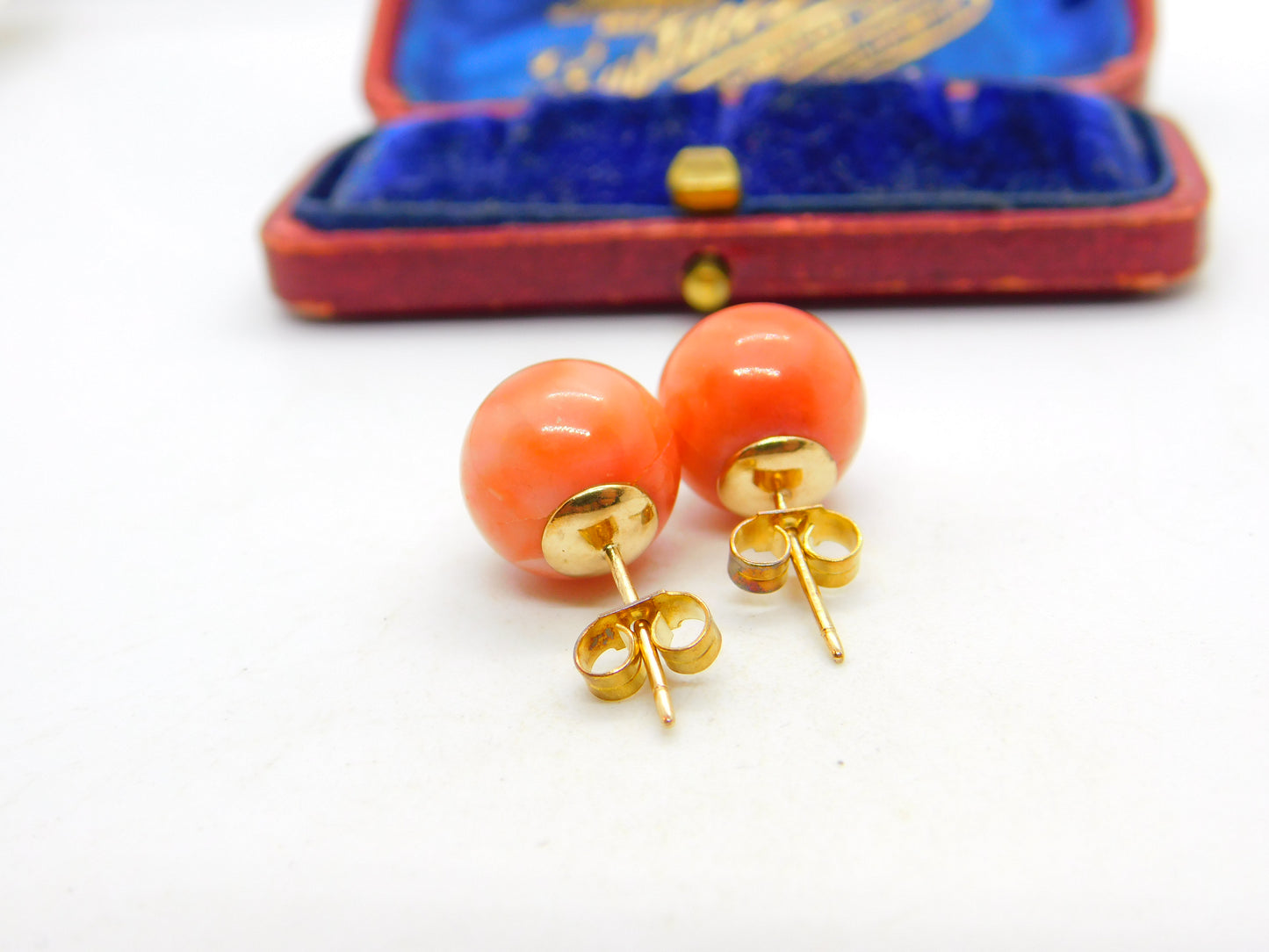 18ct Yellow Gold Large Red Coral Beaded Stud Earrings Vintage c1970