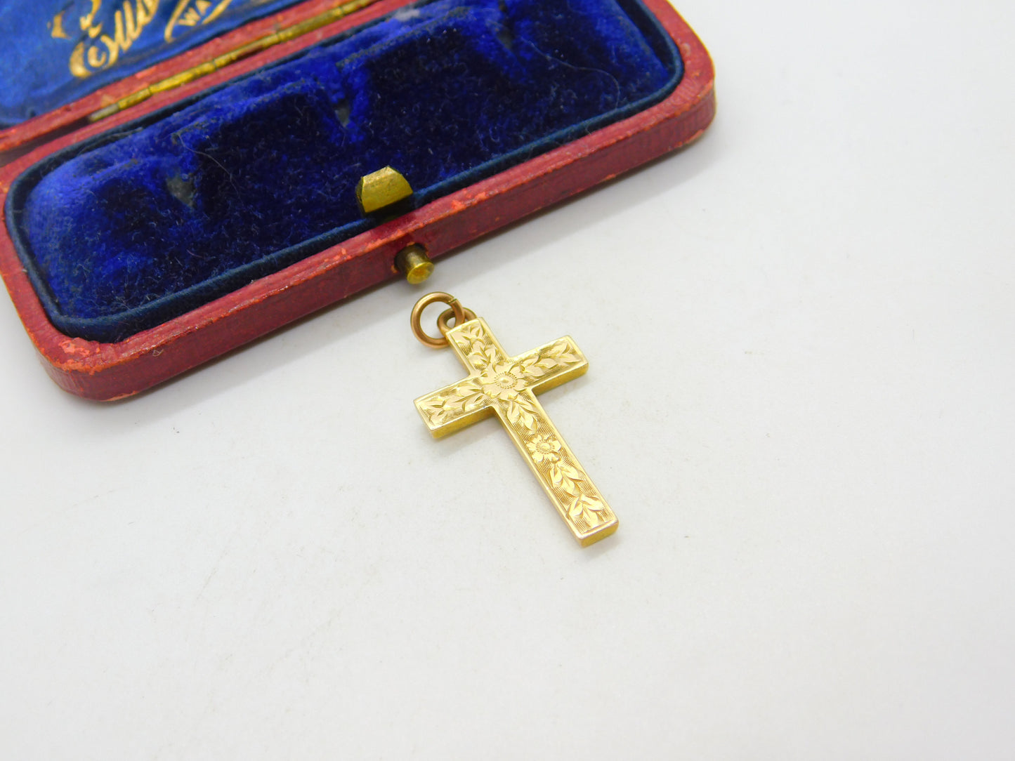 Scottish 9ct Yellow Gold Cross Floral Pattern Pendant 1920 Glasgow Antique