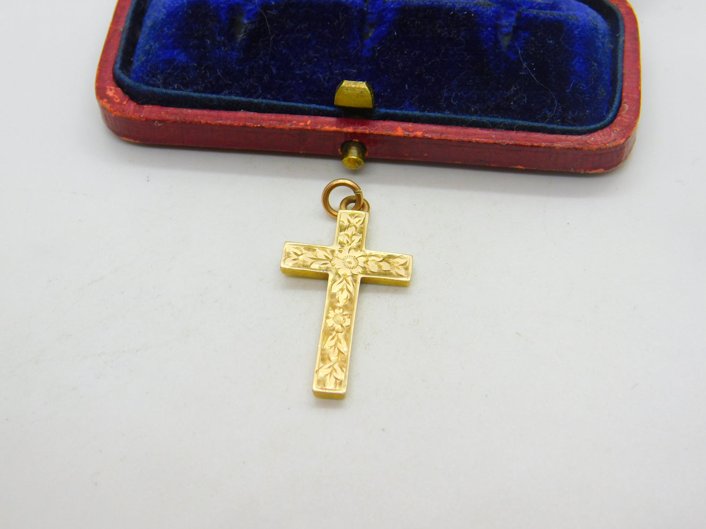 Scottish 9ct Yellow Gold Cross Floral Pattern Pendant 1920 Glasgow Antique