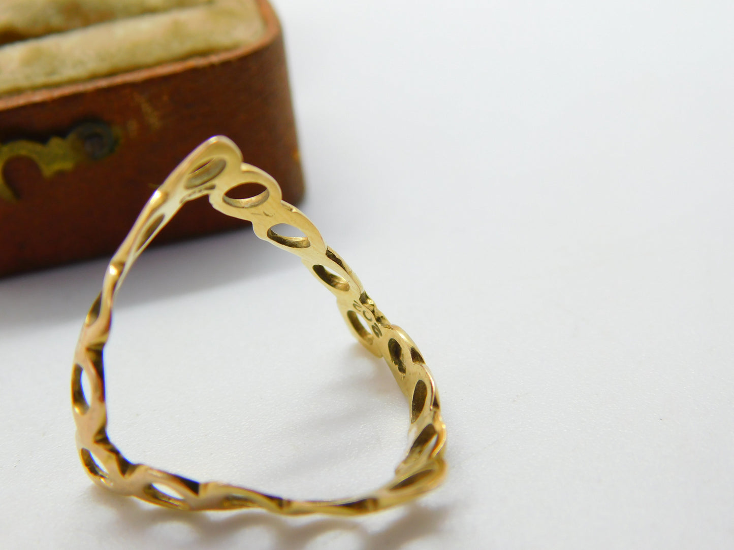 9ct Yellow Gold Bubble Pattern Wishbone Dress Ring Vintage c1980