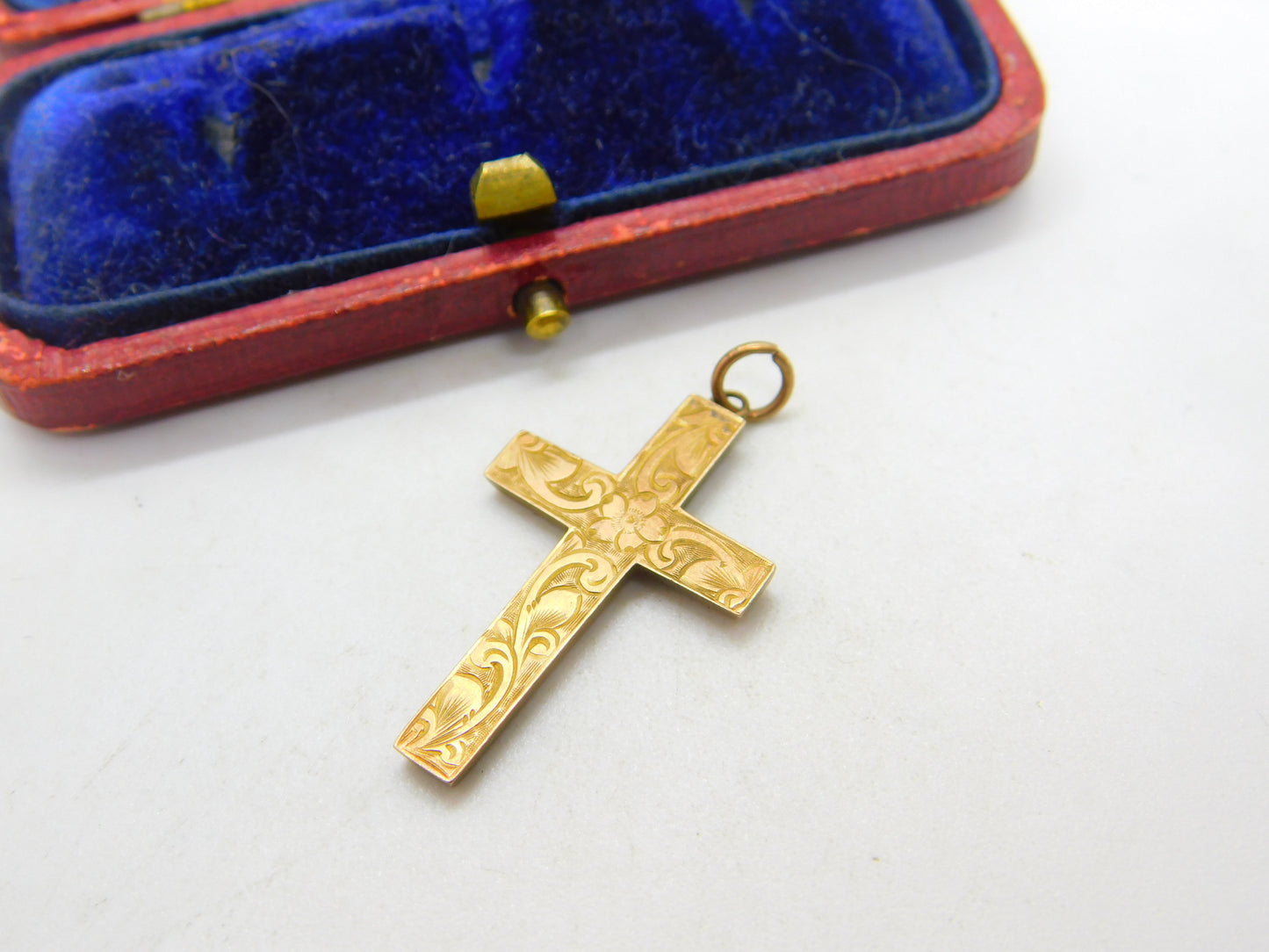 Edwardian 9ct Yellow Gold Floral Pattern Cross Crucifix Antique c1910