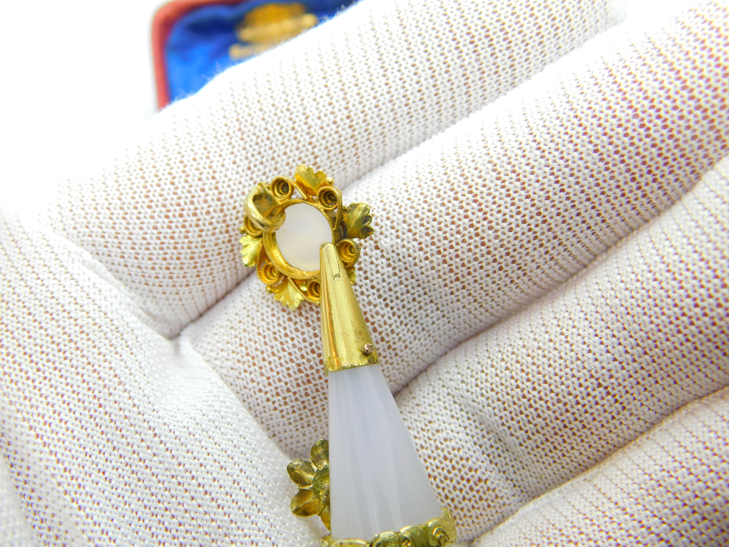 Early Victorian 18ct Gold, Carved Chalcedony & Emerald Floral Pendant c1840