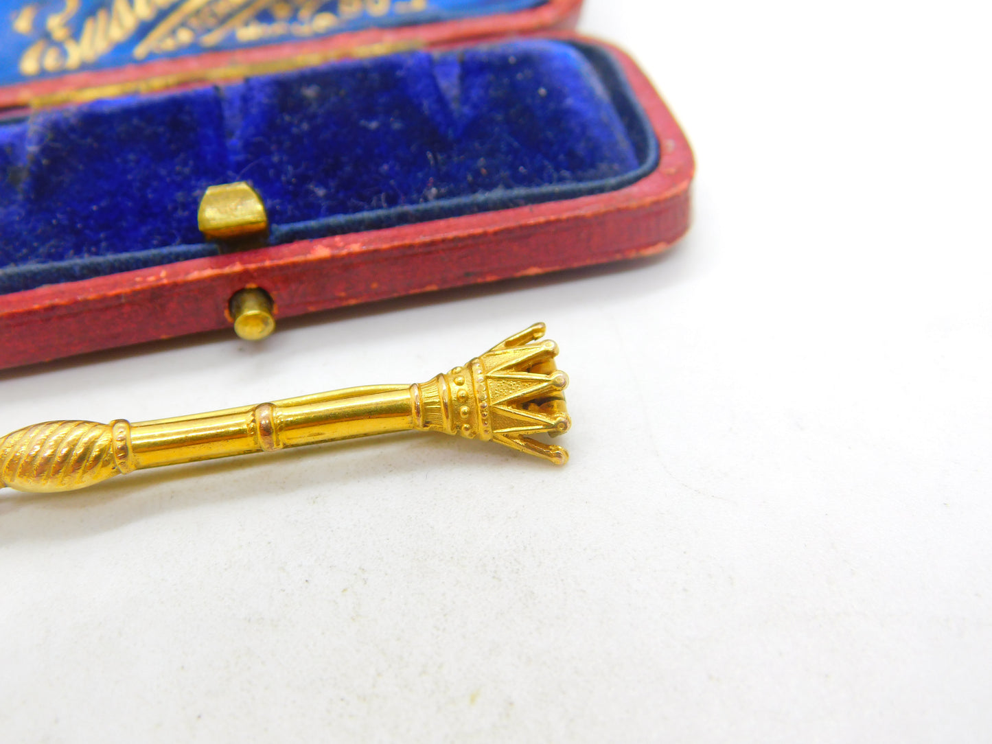 Edwardian 10ct Yellow Gold Masonic Regal Staff Brooch Antique c1910