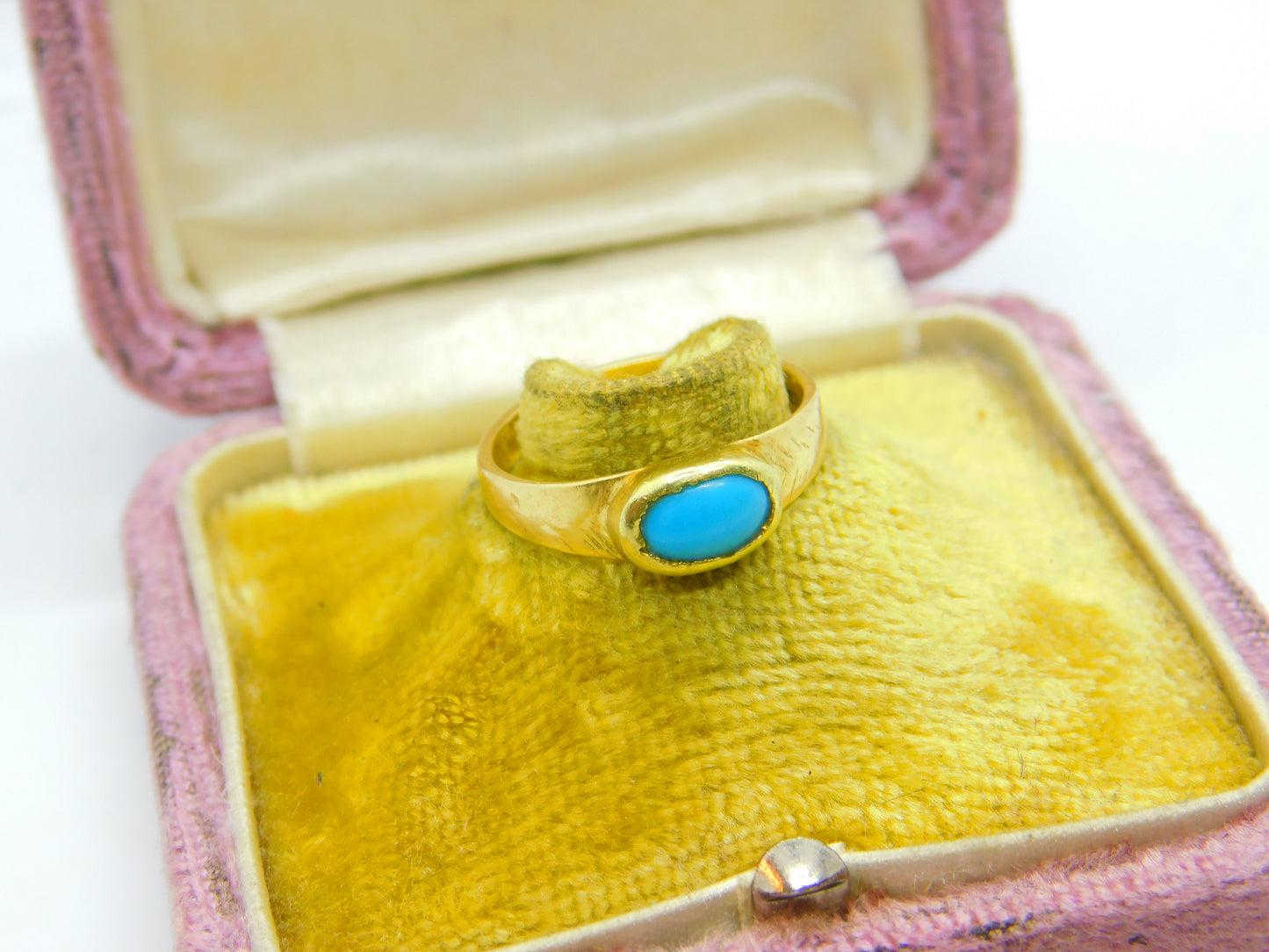 18ct Yellow Gold Cabochon Turquoise Set Band Ring 1921 Birmingham Antique