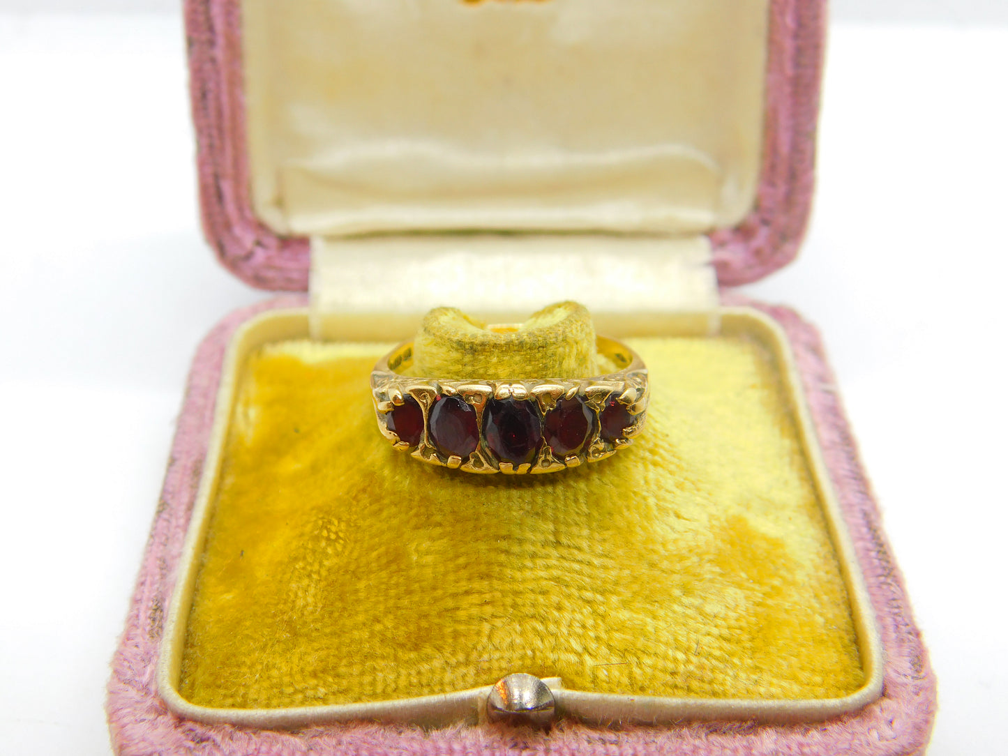 9ct Yellow Gold Five Stone Bohemian Garnet Band Ring 1985 Birmingham