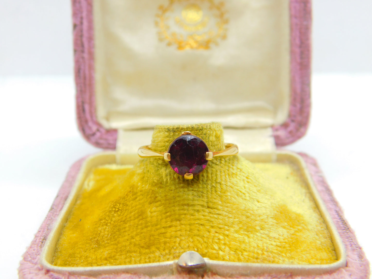 18ct Yellow Gold & Bohemian Garnet Set Band Ring Antique c1920 Art Deco