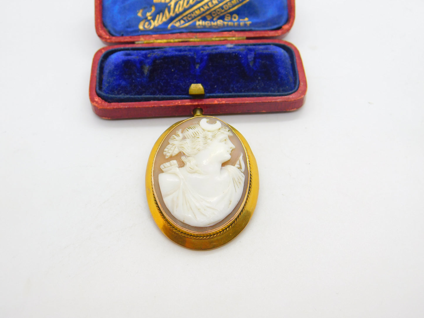 Victorian 9ct Yellow Gold Framed Carved Shell Cameo Brooch Antique c1880