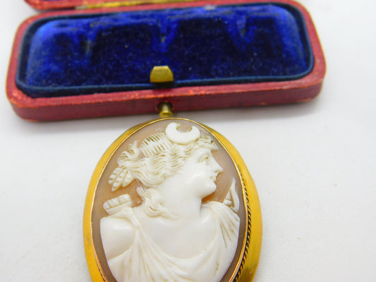 Victorian 9ct Yellow Gold Framed Carved Shell Cameo Brooch Antique c1880