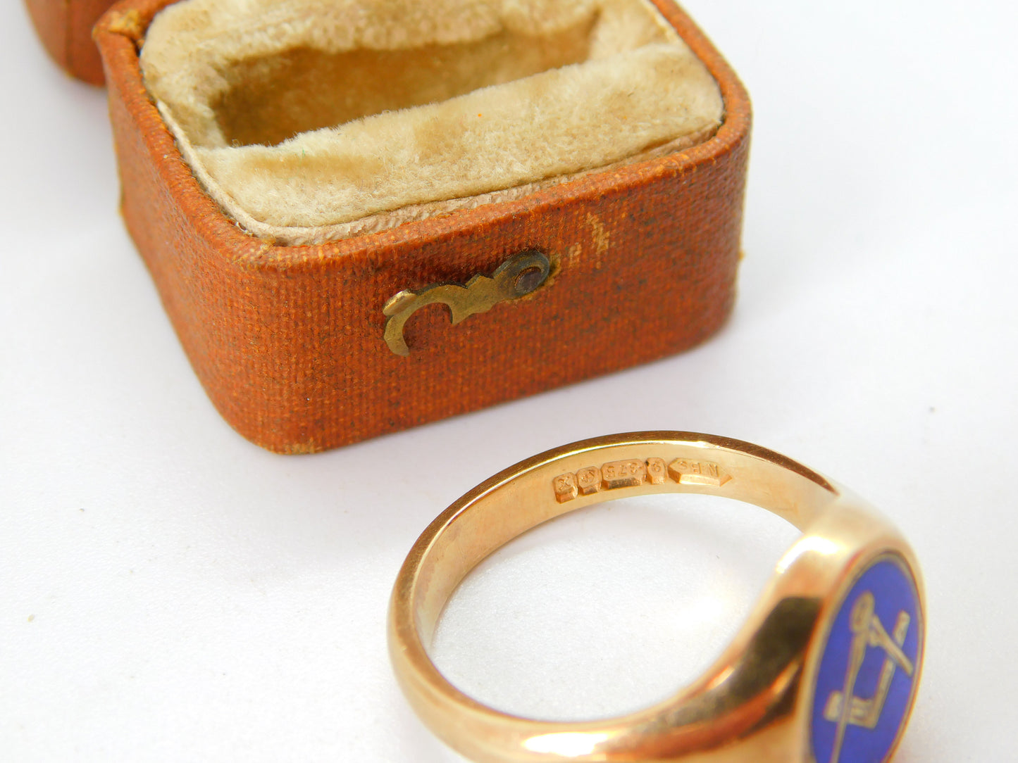 9ct Gold, Blue Enamel Masonic Spinning Secret Symbol Ring 1972 Birmingham