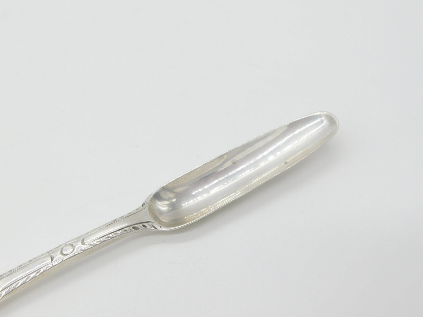 Georgian Sterling Silver Bone Marrow Scoop Bright Cut 1766 London Thomas Moore II