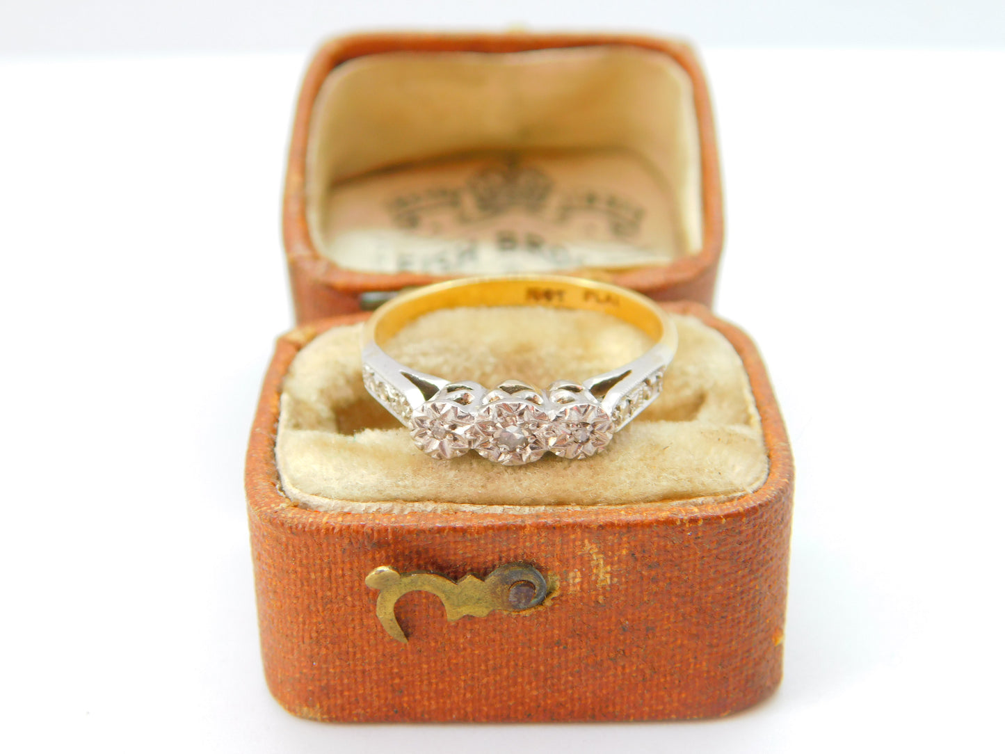 Victorian 18ct Yellow Gold Illusion Set Diamond Three-Stone Ring c1890 Antique