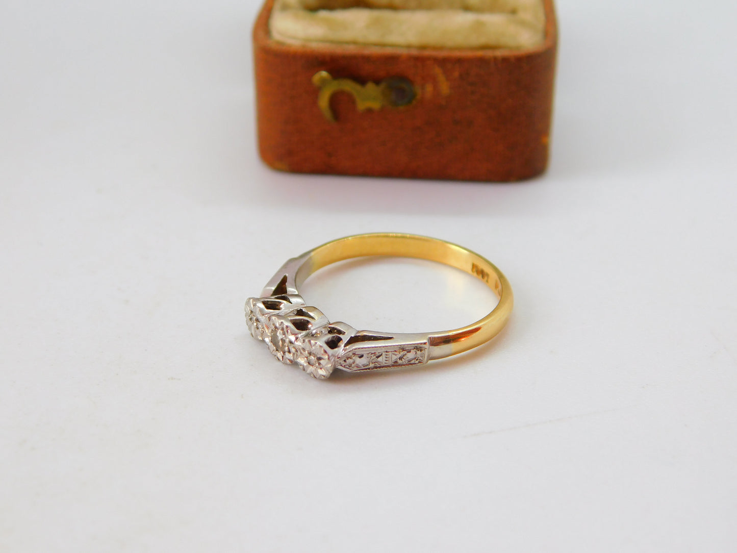 Victorian 18ct Yellow Gold Illusion Set Diamond Three-Stone Ring c1890 Antique