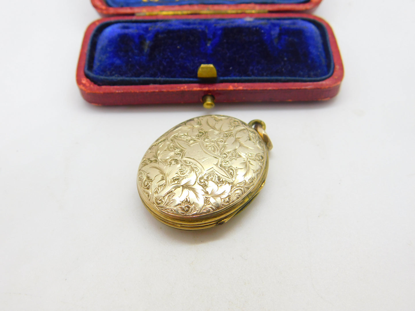 Victorian 9ct Yellow Gold Back & Front Floral Pattern Double Locket c1880