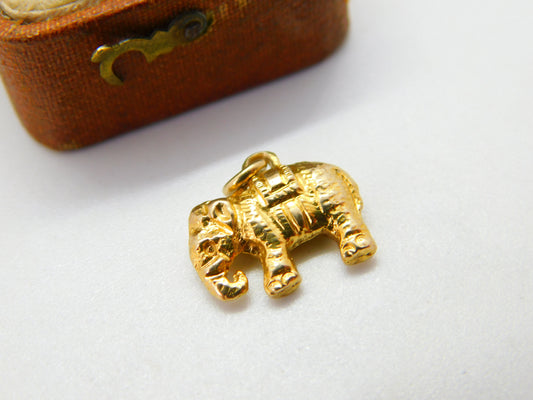 18ct Yellow Gold Good Luck Elephant Charm or Pendant Vintage c1970