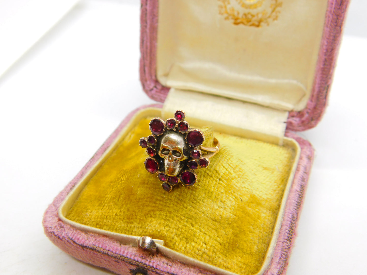 Early Georgian 9ct Gold, Almandine Garnet Set Memento Mori Mourning Skull Ring c1780