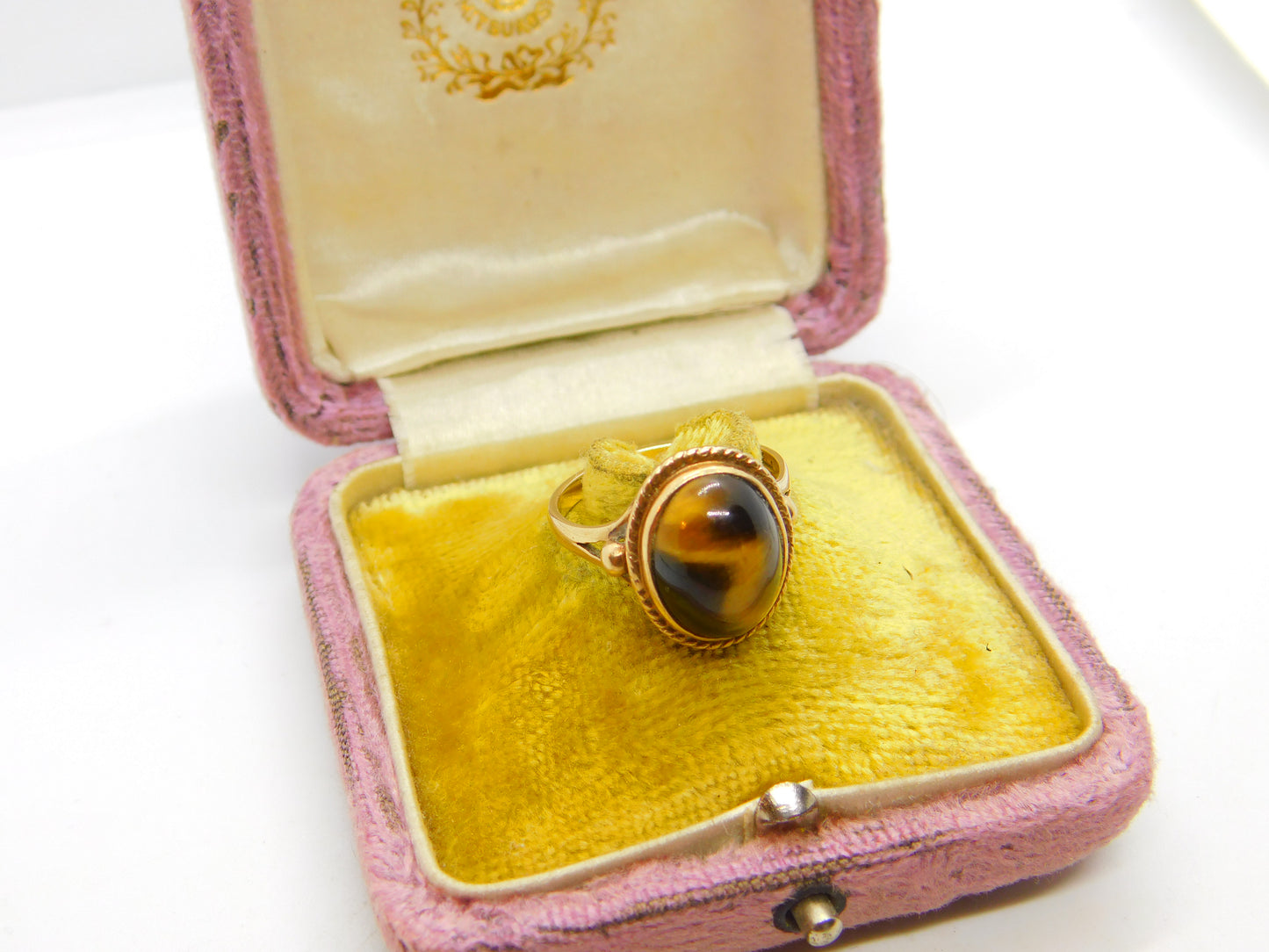 9ct Yellow Gold Cabochon Tiger's Eye Signet Ring Edinburgh 1977 Vintage