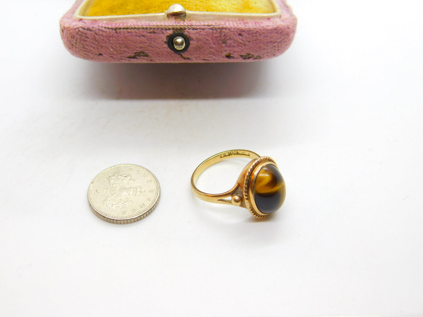 9ct Yellow Gold Cabochon Tiger's Eye Signet Ring Edinburgh 1977 Vintage