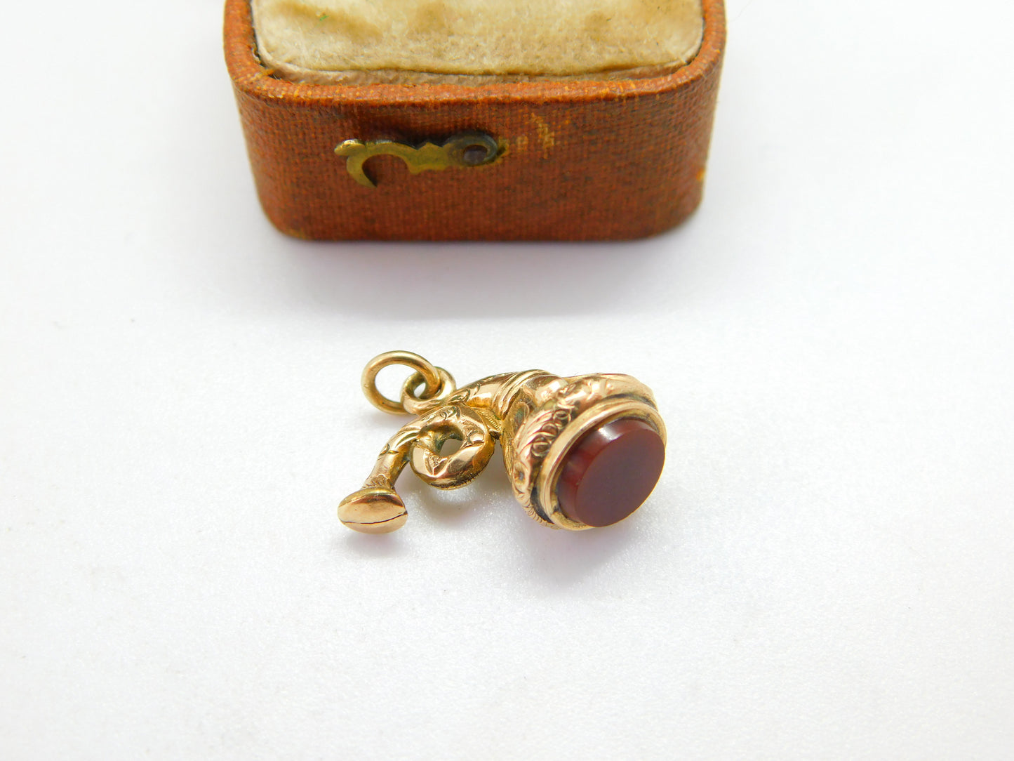 Victorian 9ct Gold Cased Carnelian Agate Set Bugle Horn Charm c1880 Antique