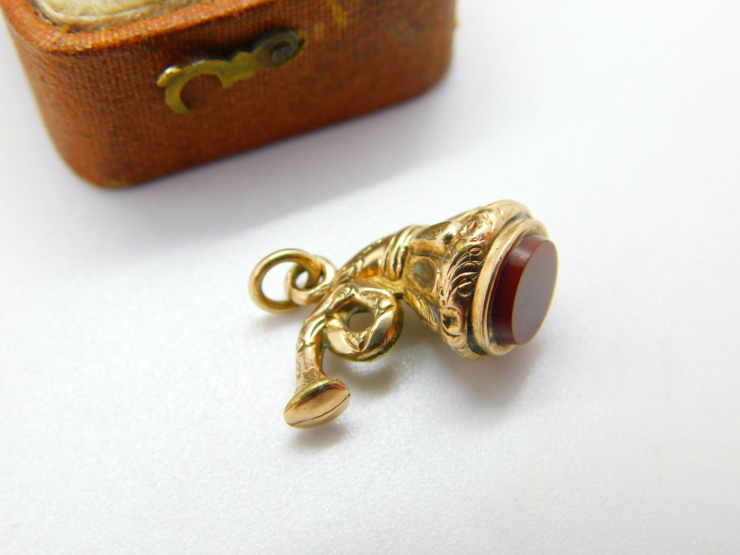 Victorian 9ct Gold Cased Carnelian Agate Set Bugle Horn Charm c1880 Antique