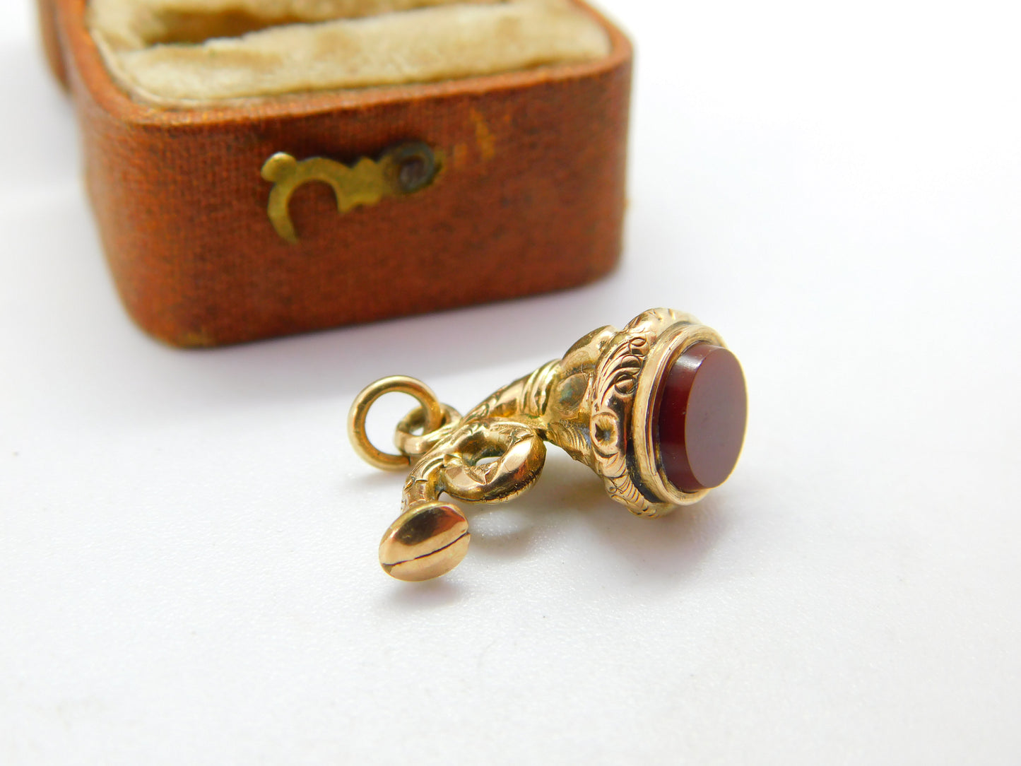 Victorian 9ct Gold Cased Carnelian Agate Set Bugle Horn Charm c1880 Antique