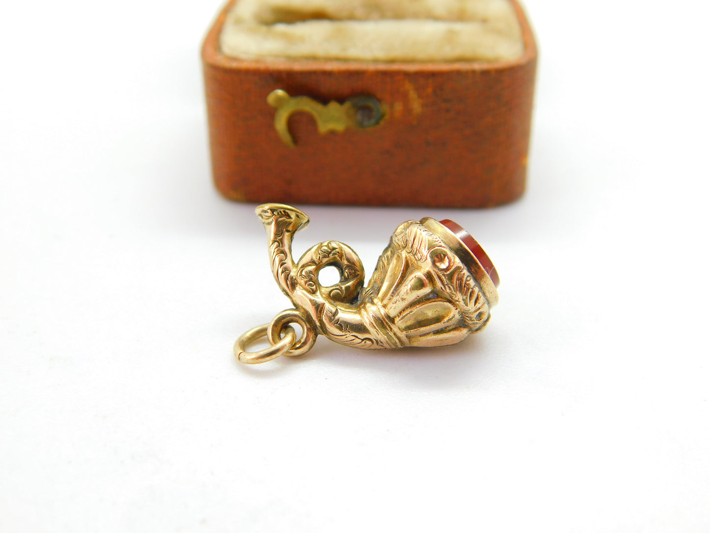 Victorian 9ct Gold Cased Carnelian Agate Set Bugle Horn Charm c1880 Antique