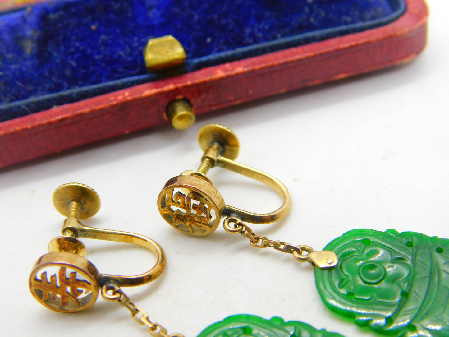 14ct Yellow Gold Character Form Jade Screw-Back Drop Earrings Antique c1940