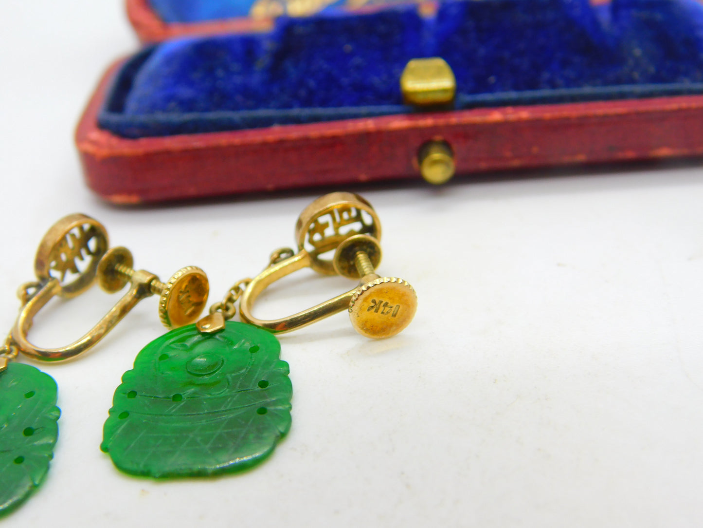 14ct Yellow Gold Character Form Jade Screw-Back Drop Earrings Antique c1940