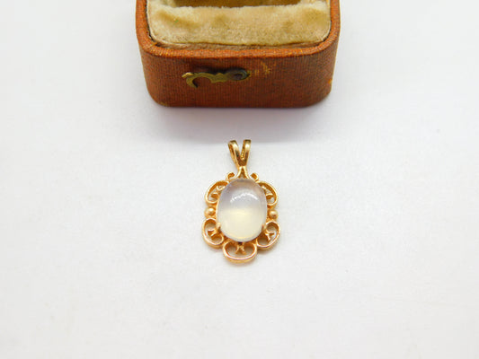 9ct Yellow Gold Floral Pattern Cabochon Moonstone Drop Pendant Vintage c1980