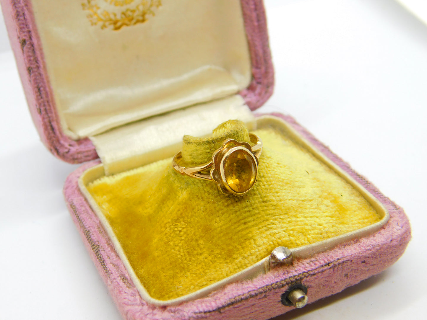 9ct Yellow Gold Citrine Set Floral Band Ring VIntage c1970