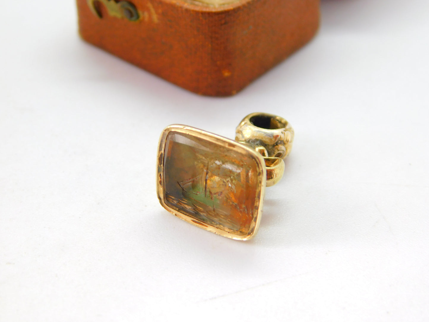 Georgian 9ct Gold Cased Citrine Intaglio Seal Fob 'Man Rowing a Boat' c1820