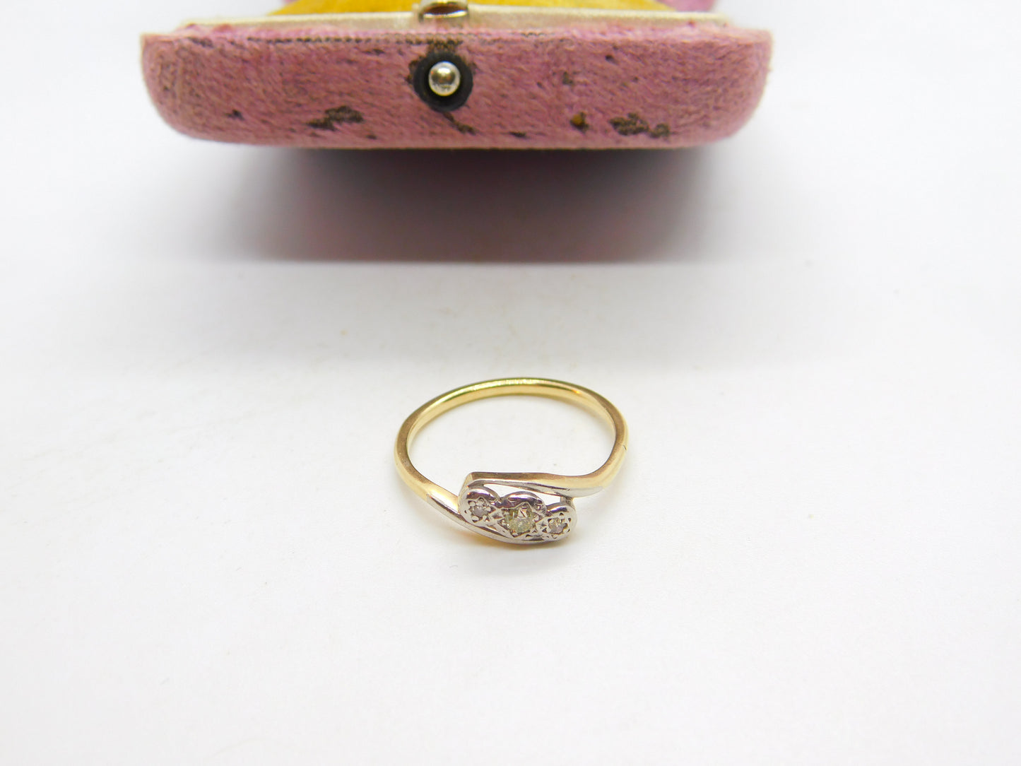 Victorian 18ct Gold & 0.1ct Diamond Crossover Ring Antique c1880 Size O 1/2 UK