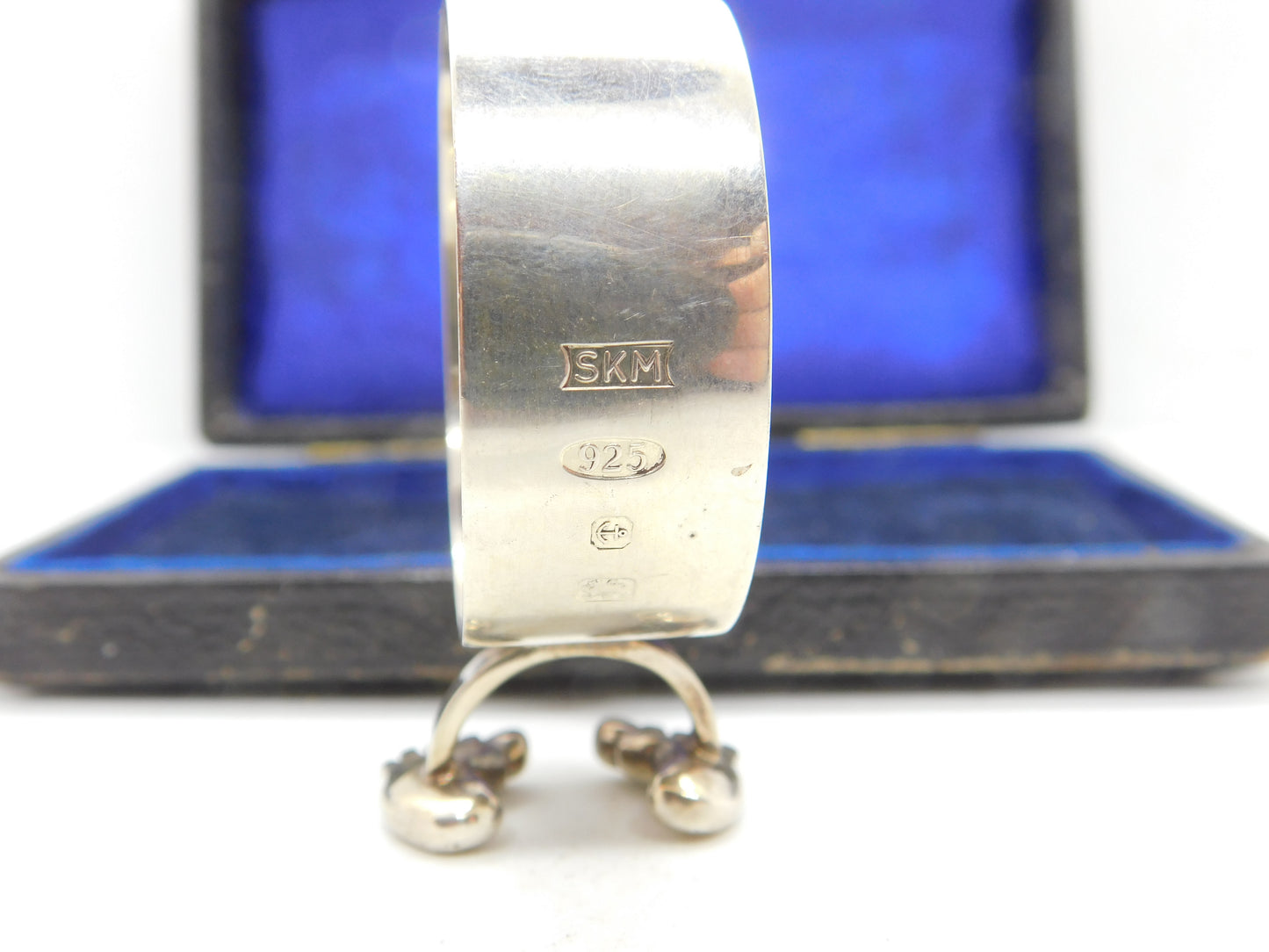 Shona Marsh Novelty Sterling Silver Napkin Ring on Feet Vintage 2009 Birmingham