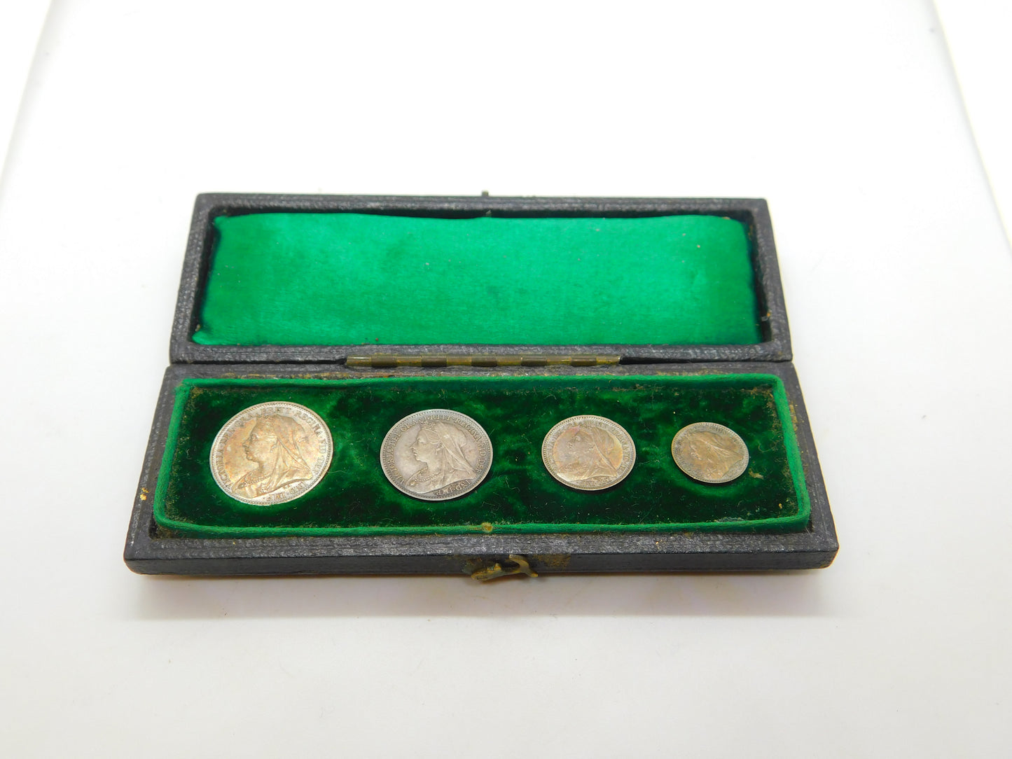 Queen Victoria Boxed Maudy Proof Full Coin Set 1900 Antique UNC .925 Silver