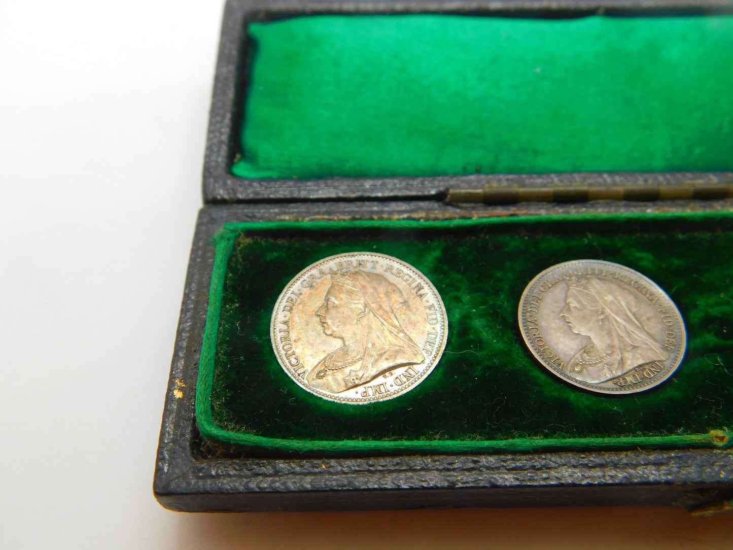 Queen Victoria Boxed Maudy Proof Full Coin Set 1900 Antique UNC .925 Silver