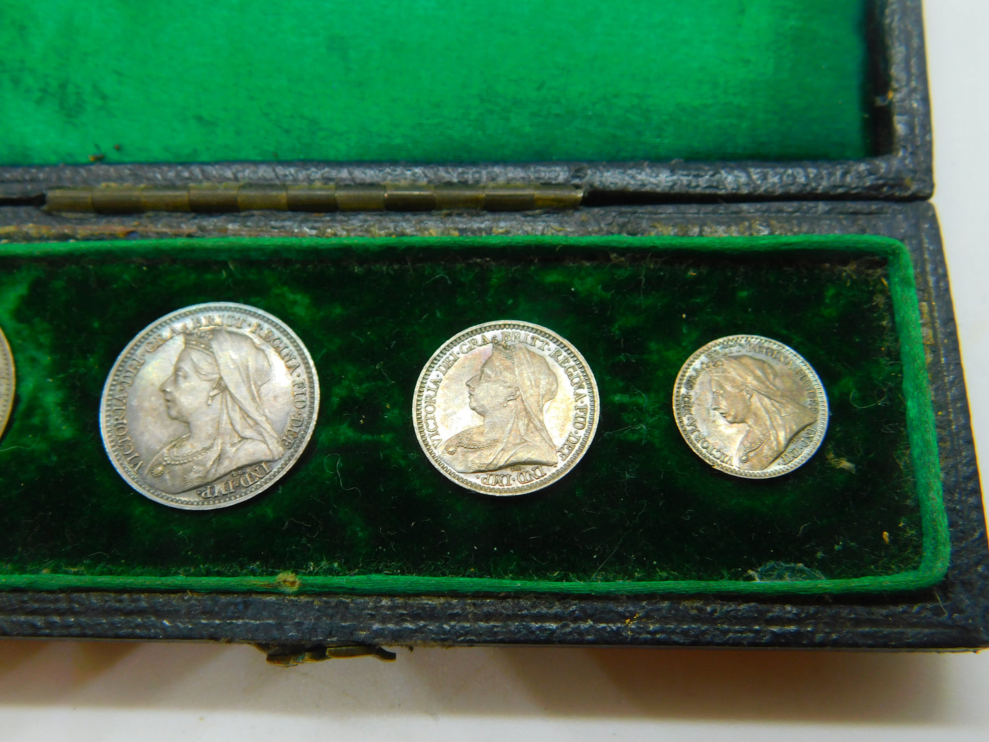 Queen Victoria Boxed Maudy Proof Full Coin Set 1900 Antique UNC .925 Silver