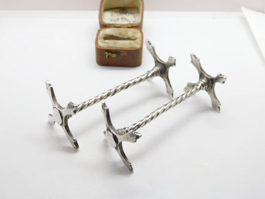 Edwardian Pair of Sterling Silver Cross Pattern Knife Rests 1906 London