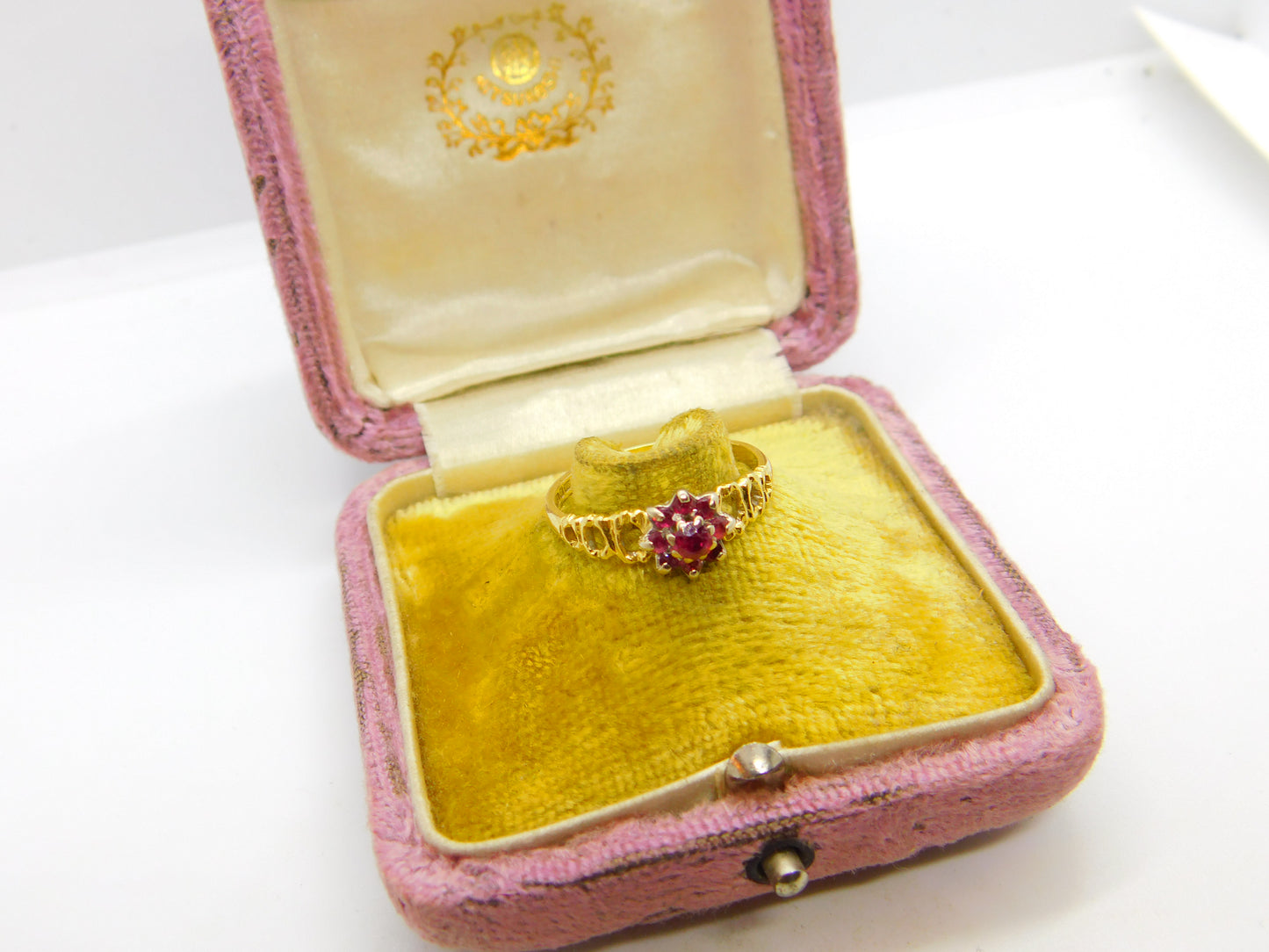 18ct Yellow Gold Textured Natural Ruby Set Floral Cluster Ring 1974 Birmingham