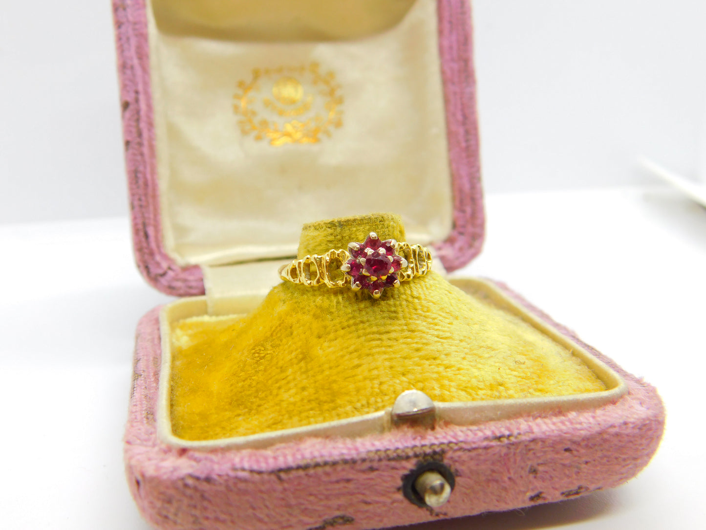 18ct Yellow Gold Textured Natural Ruby Set Floral Cluster Ring 1974 Birmingham