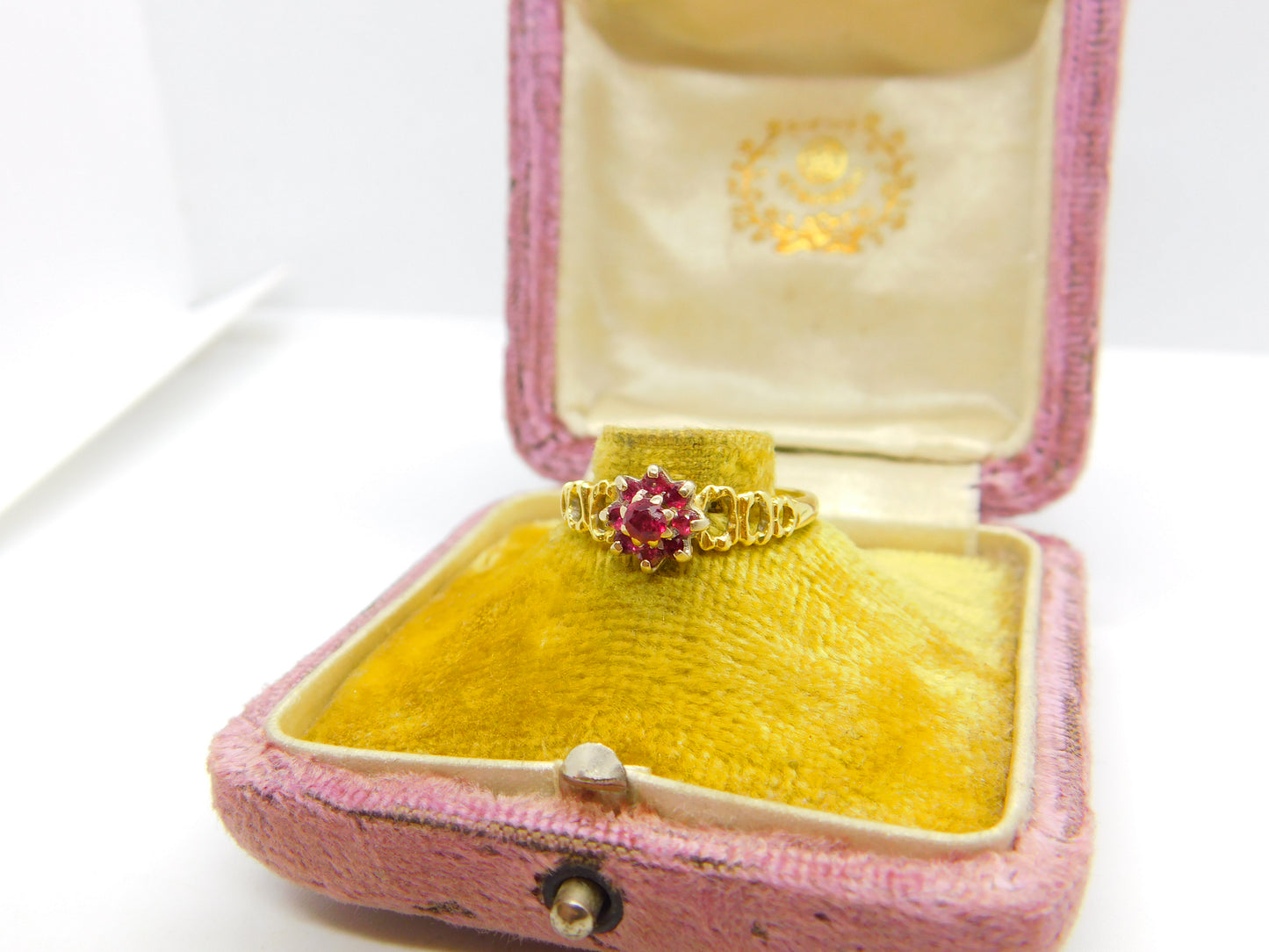 18ct Yellow Gold Textured Natural Ruby Set Floral Cluster Ring 1974 Birmingham