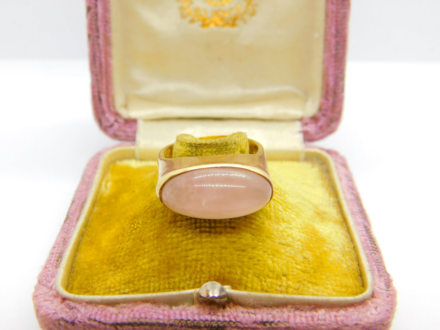 9ct Yellow Gold Cabochon Rose Quartz Signet Ring 1971 Birmingham Vintage