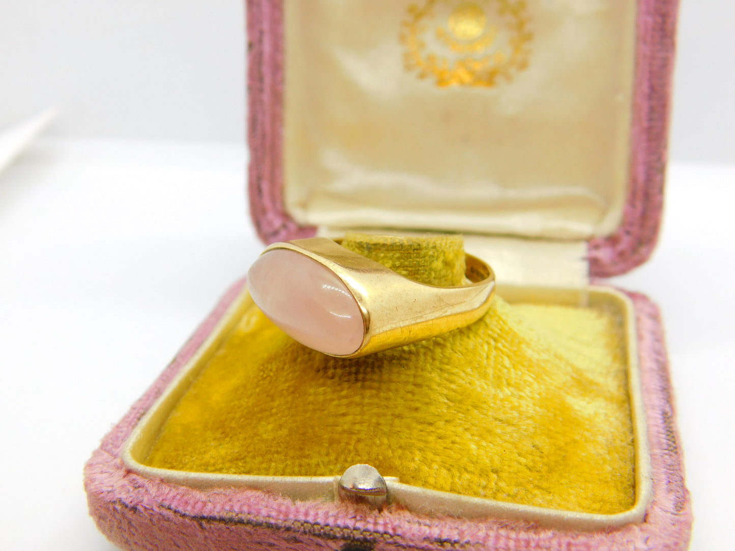 9ct Yellow Gold Cabochon Rose Quartz Signet Ring 1971 Birmingham Vintage