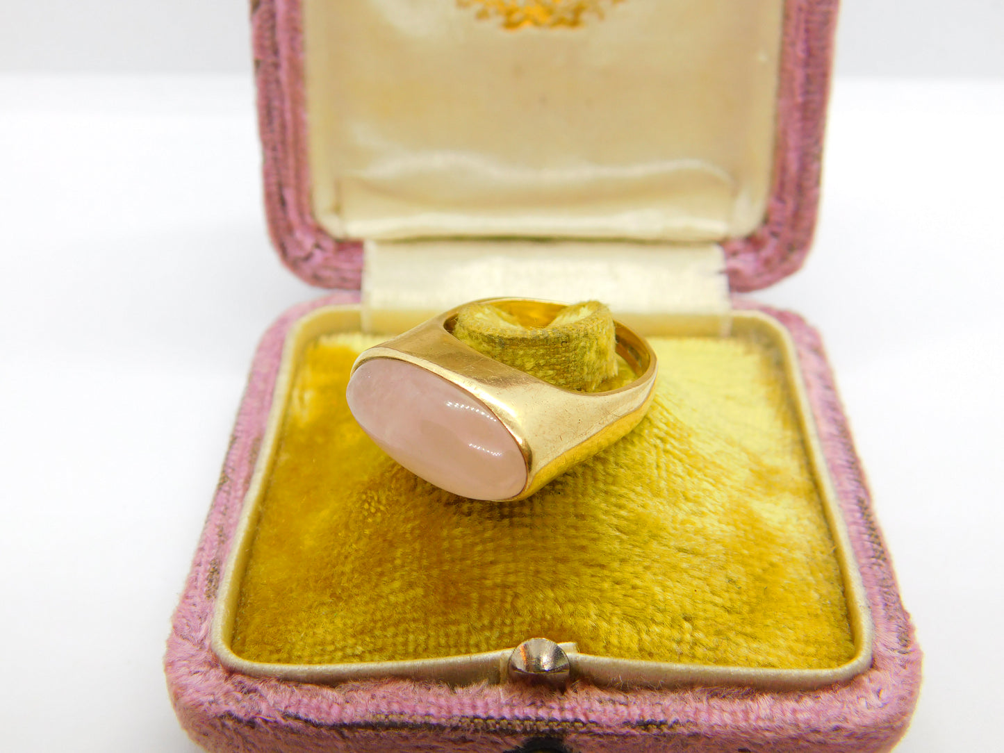 9ct Yellow Gold Cabochon Rose Quartz Signet Ring 1971 Birmingham Vintage