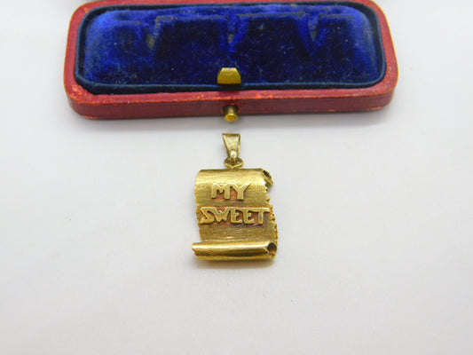 14ct Yellow Gold 'I Love You, My Sweet' Scroll Charm Pendant Vintage c1970