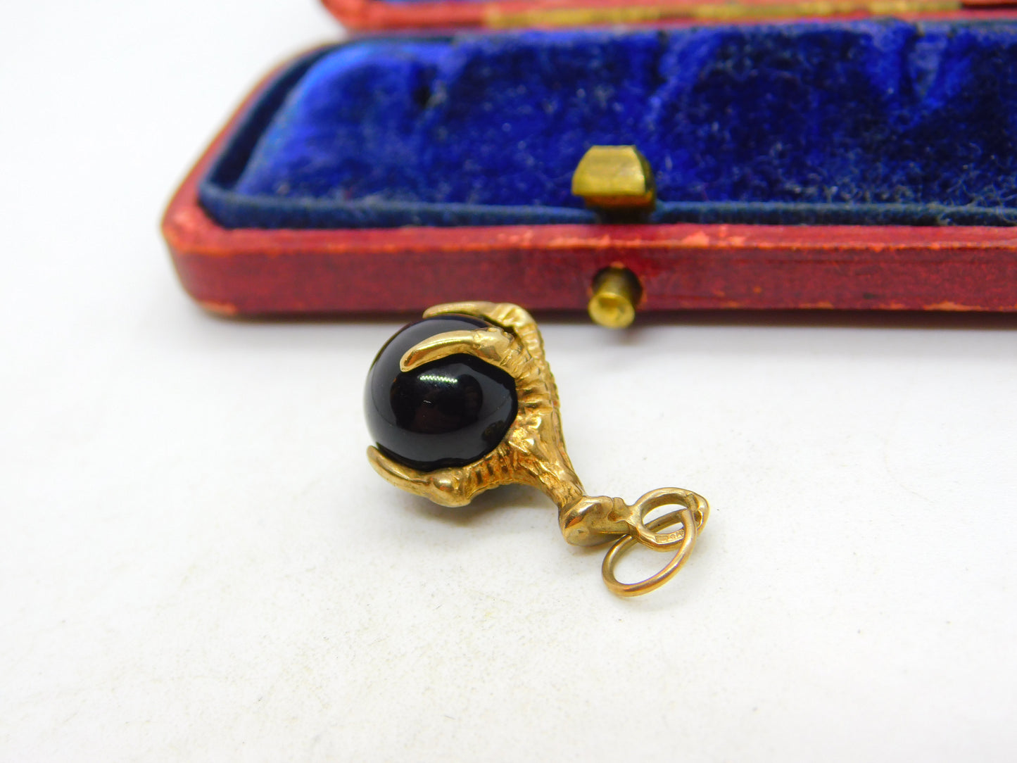 9ct Yellow Gold Black Onyx Set Eagle Claw Charm Pendant c1970 Sheffield