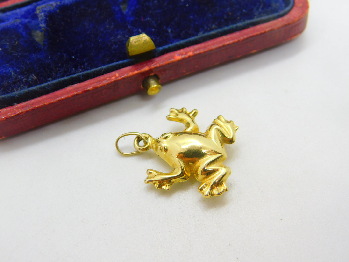 Frog or Toad Leaping 9ct Yellow Gold Charm or Pendant Vintage c1970