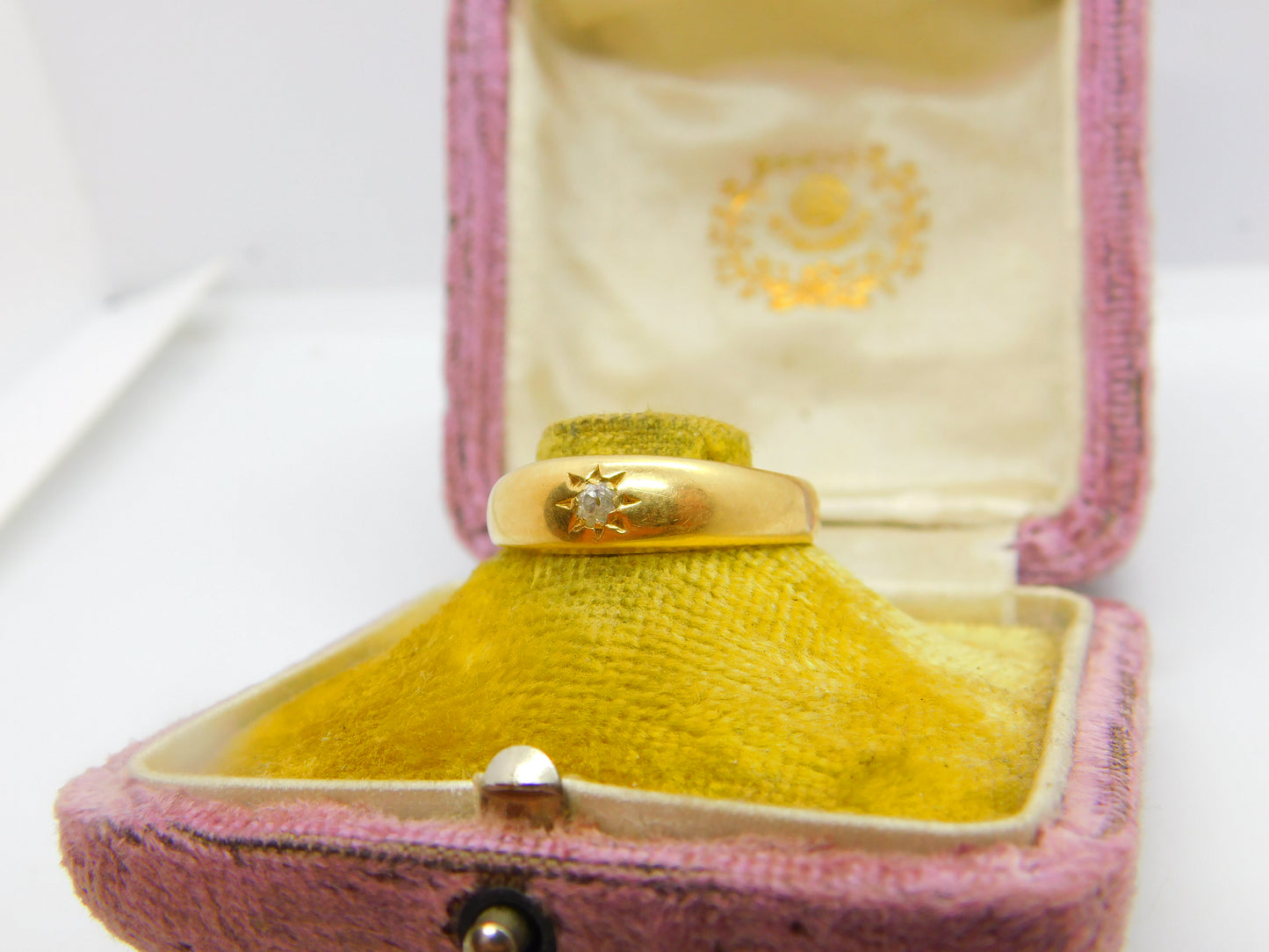 Victorian 18ct Yellow Gold & 0.1ct Diamond Gypsy Ring c1880 Antique