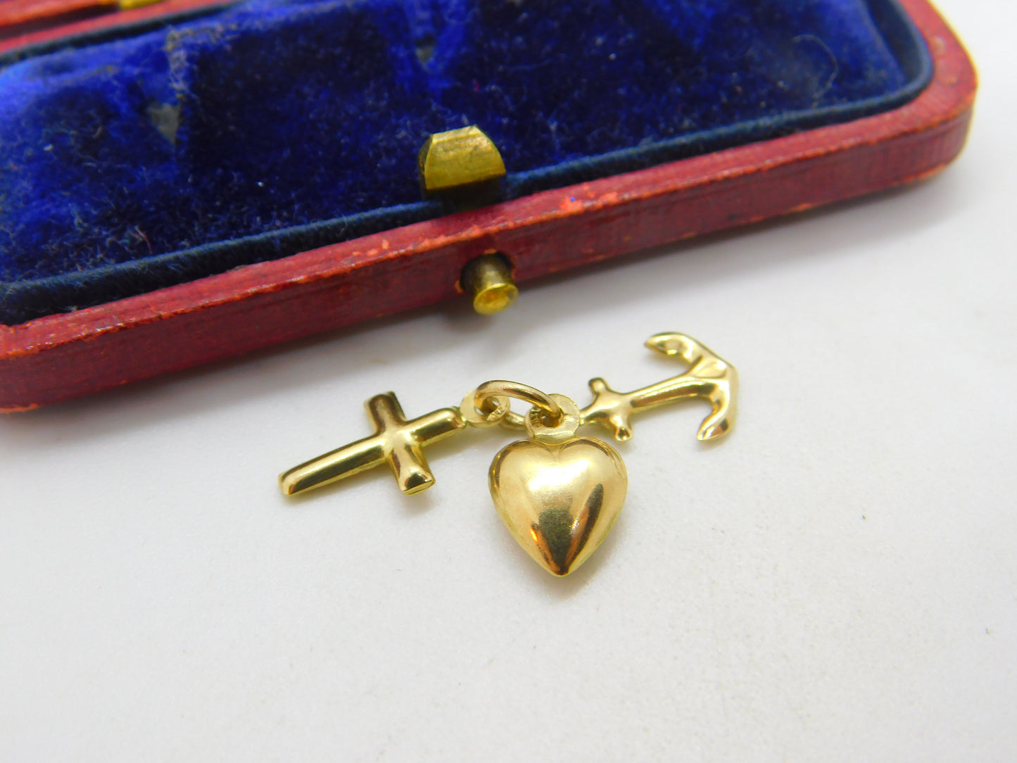 Faith, Hope and Charity 9ct Yellow Gold Charm Pendant Vintage c1970