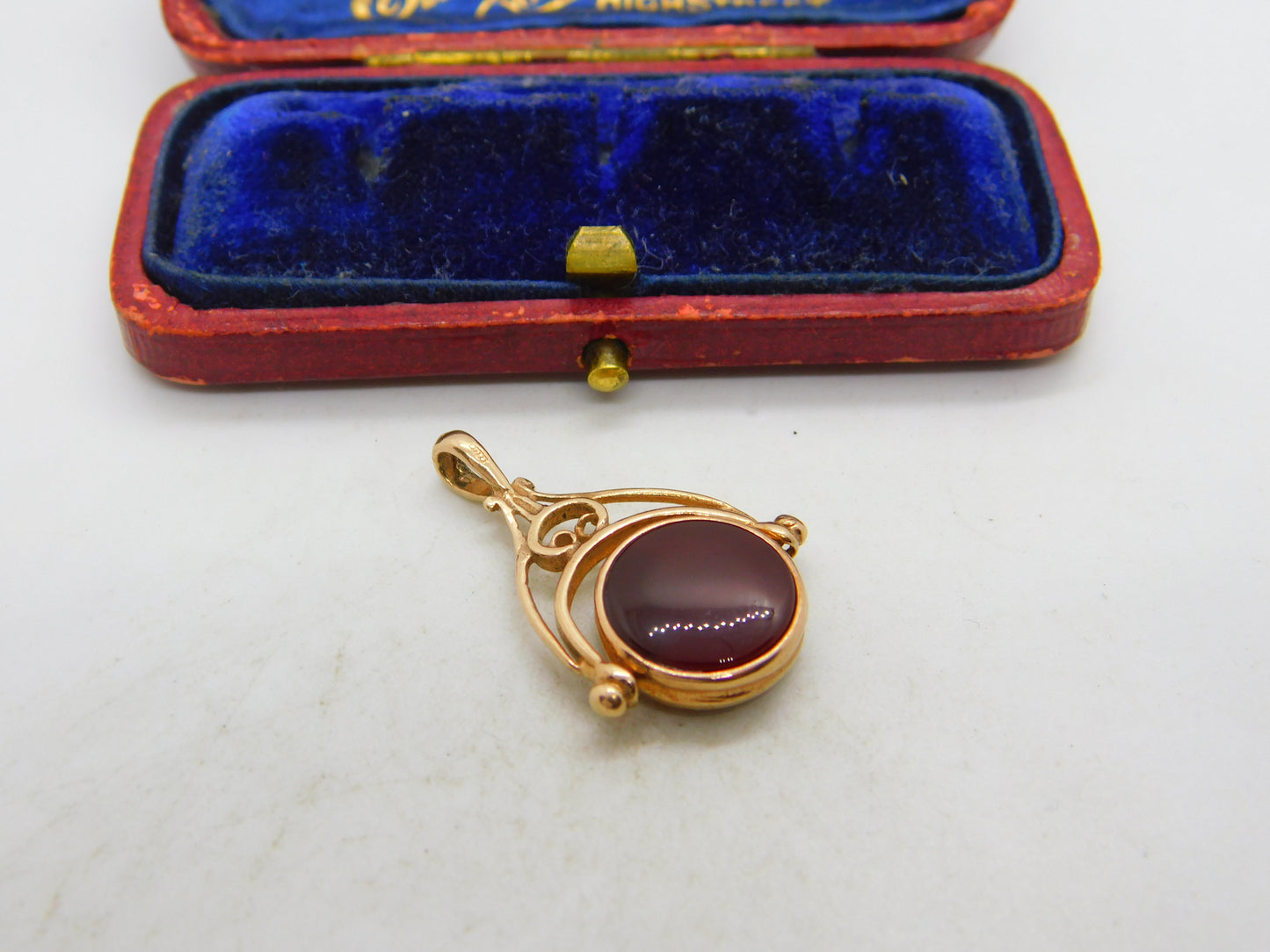 9ct Rose Gold Victorian Style Nephrite Jade & Carnelian Spinner Pendant 1990